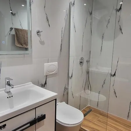 Itaka Summer Lukovë